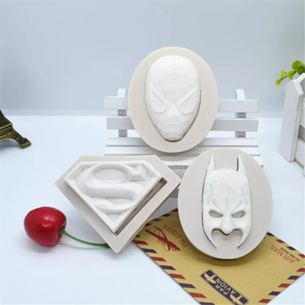 3ps Super Hero Silicone Mold Fondant Chocolate Resin Aroma Stone Ornaments Mold For Pastry Cup Cake Decorating Kitchen Tool