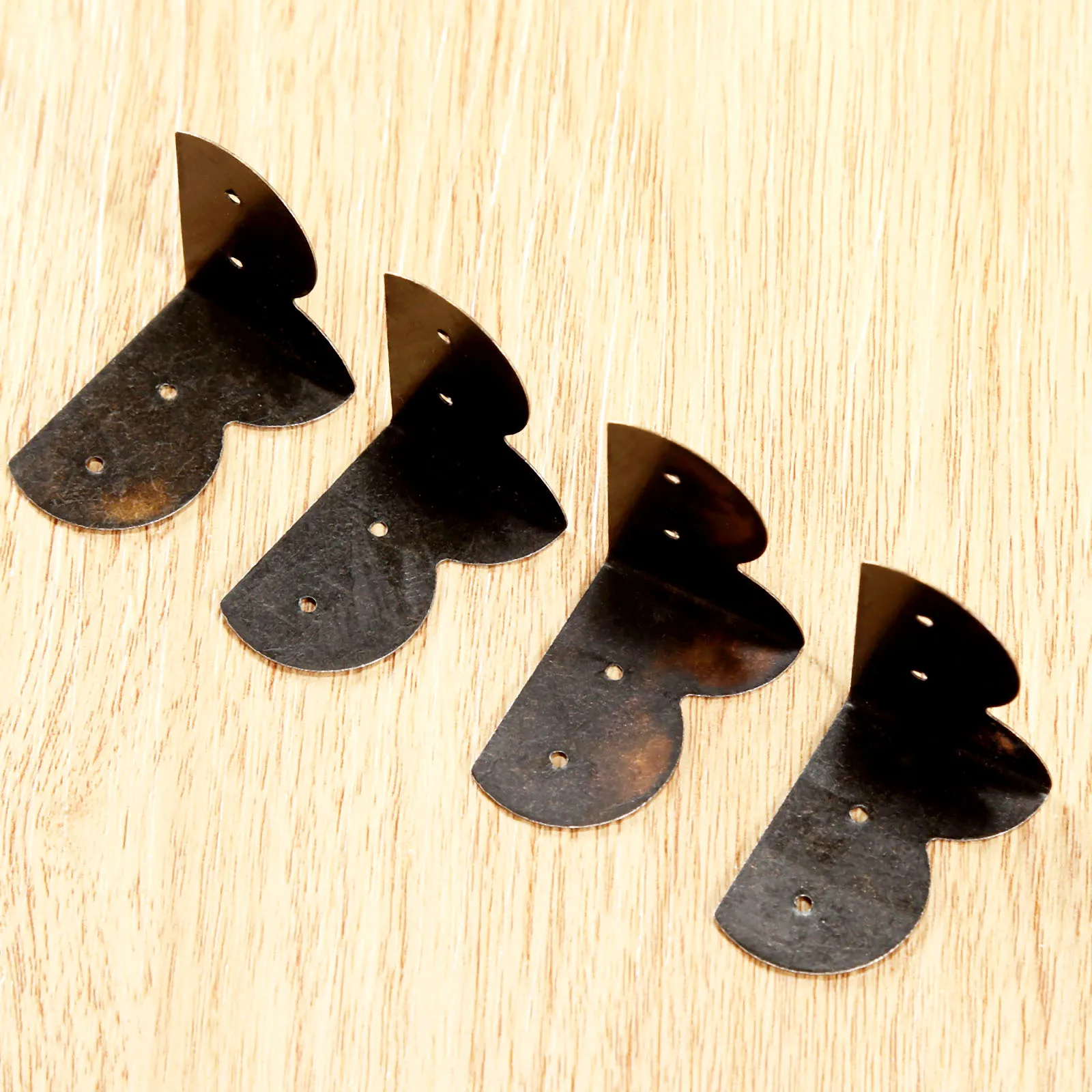 4Pcs 30mm Decorative Corner Protectors Vintage Metal Furniture Corner Bracket for Chest Case Box Feet Cover Furniture Fittings