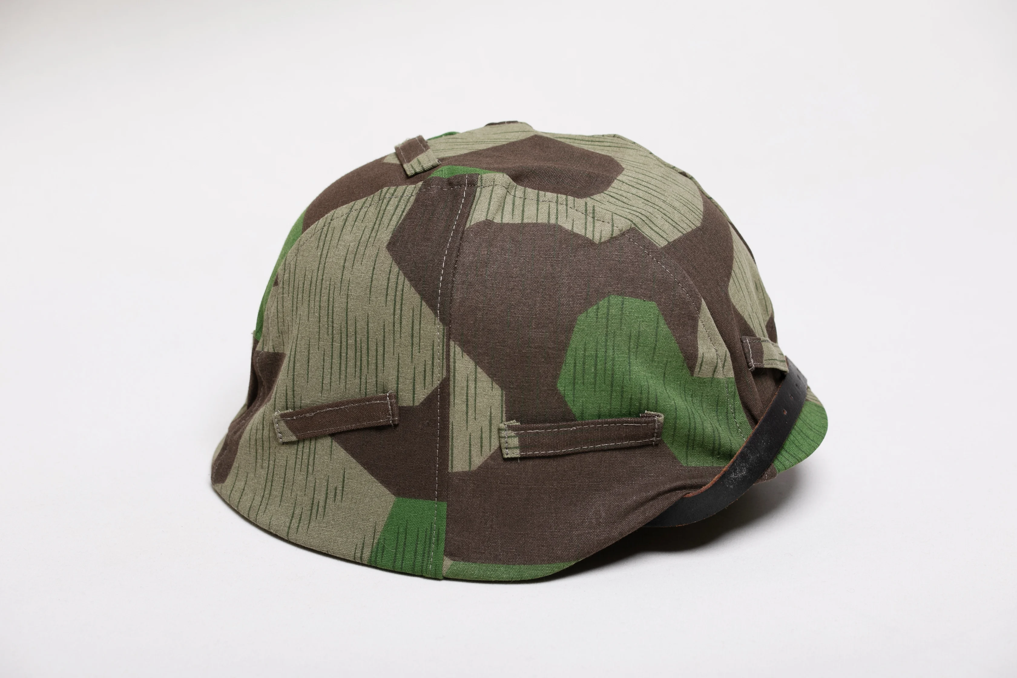 WW2 E.M.D   .German splinter camouflage helmet cover