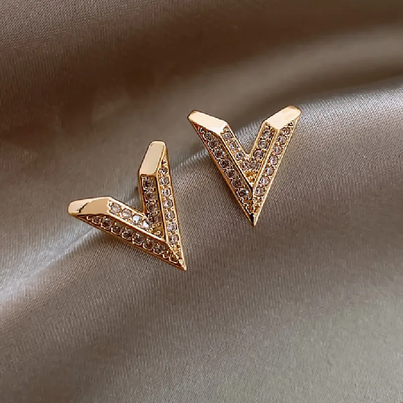 S925 Silver Needle Hypoallergenic Original Design V-shaped High-level Sense Of Simplicity And Compact Trendy Earring Jewelry