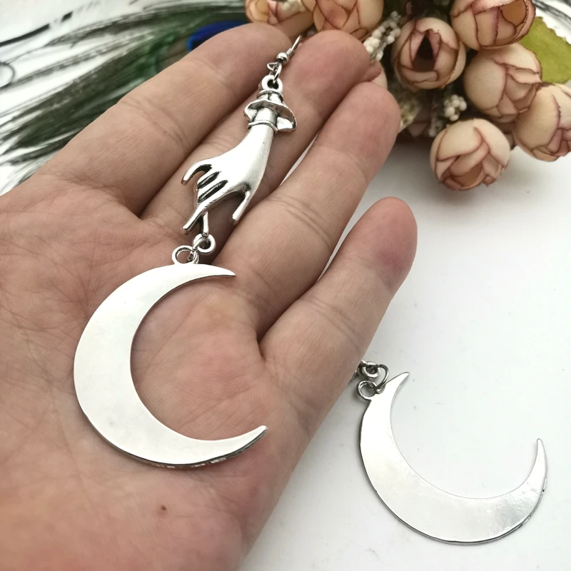 Moon Earring Hanging By Hand Celestial Jewels Gothic Eardrop Fashion Innovative Men Women Gift 2020 New Classical Beautiful