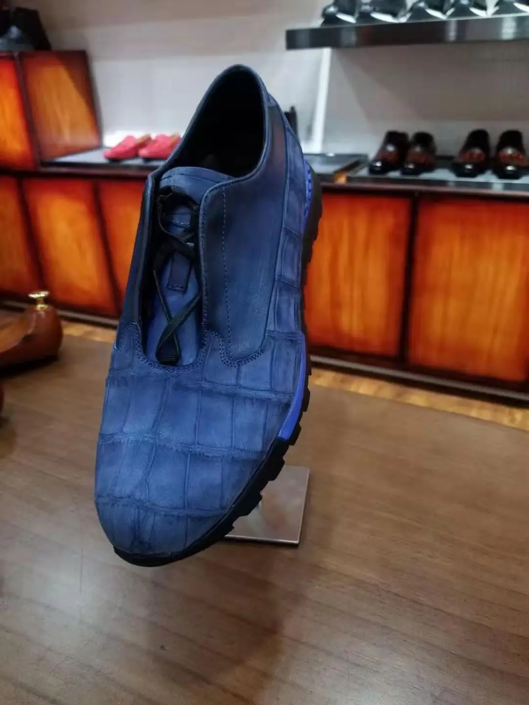 Genuine crocodile skin belly leather men fashion shoe sneaker deep blue suede alligator skin men leisure loafer shoe