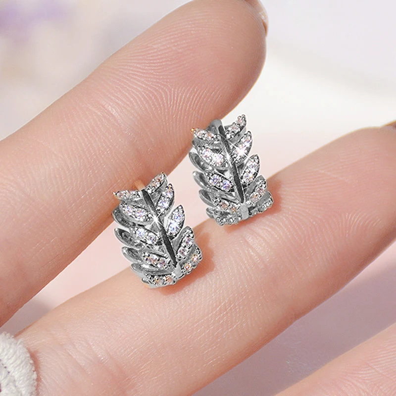 Huitan Delicate Leaf Ear Ring with Shiny CZ for Women Silver Color/Gold Color Fashion Hoop Earrings Fancy Gift 2021 Jewelry