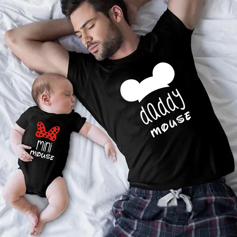 New Father Mother Kids Baby Family Matching Clothes Short Sleeve Cartoon Tops Matching Outfits Family Look Black T-Shirts 1pc