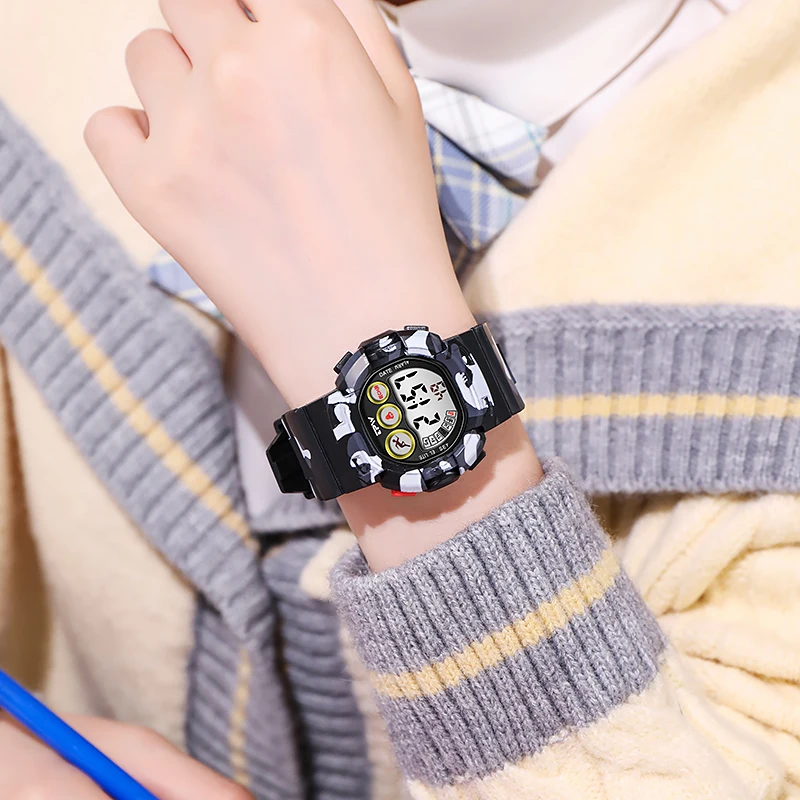 Camouflage Kinder Digitale Uhren Sport Stoppuhr Alarm Chrono LED Schwarz Licht 3ATM Wasserdicht