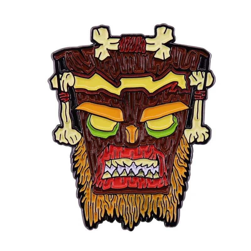 Broche de máscara Tiki postizo de los 90s Adventure videojuego Crash Bandicoot Aku Pin de solapa postizo