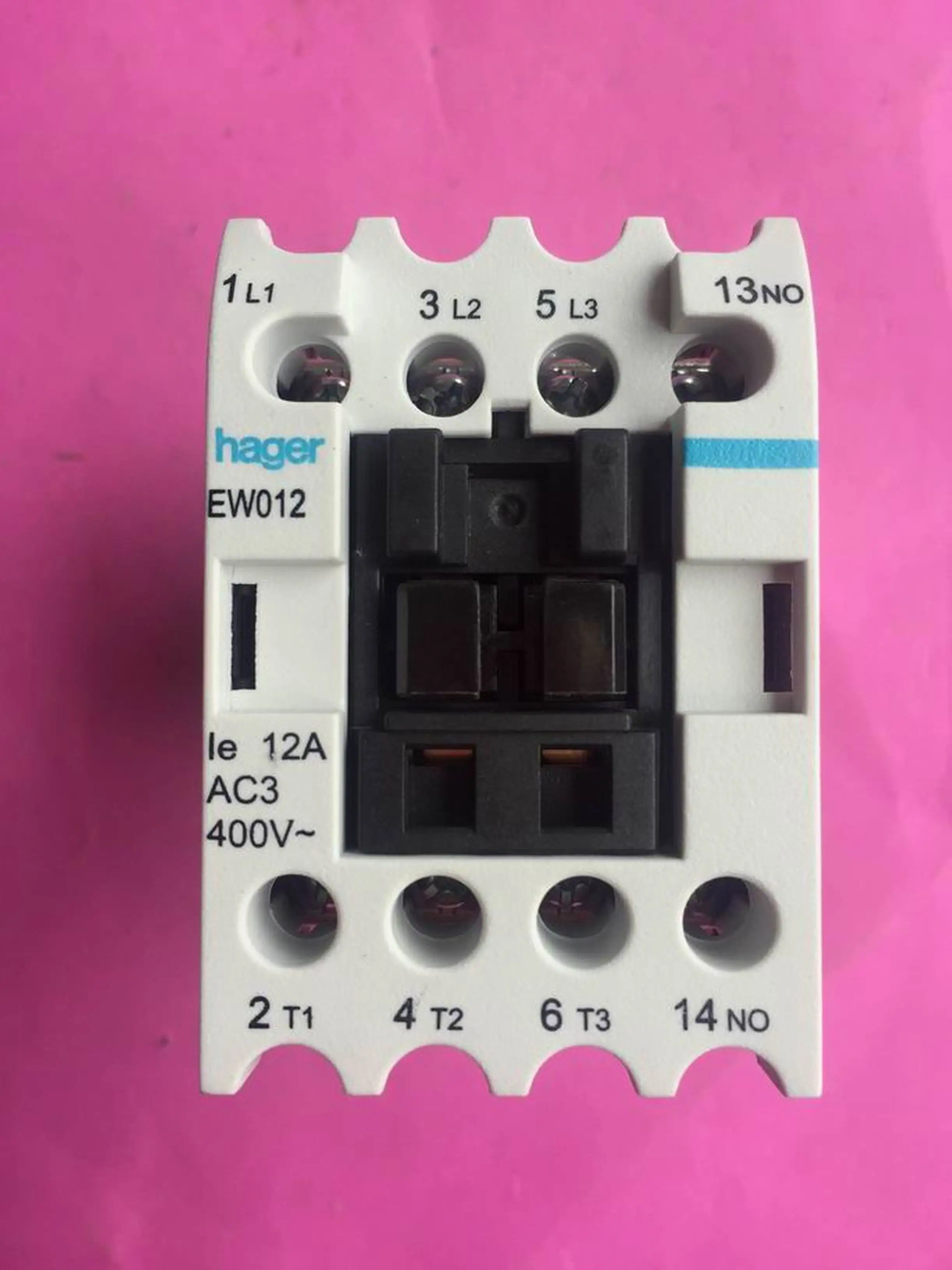 

NEWHAGER EW012_D AC contactor relay 380VAC