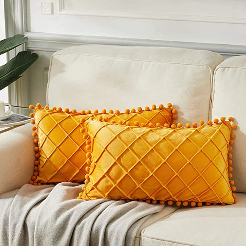 

Inyahome Luxury Farmhouse Velvet Pompom Throw Pillow Covers Plaid Lumbar Cushion Cases Set for Living Room/Couch/Bed Coussin