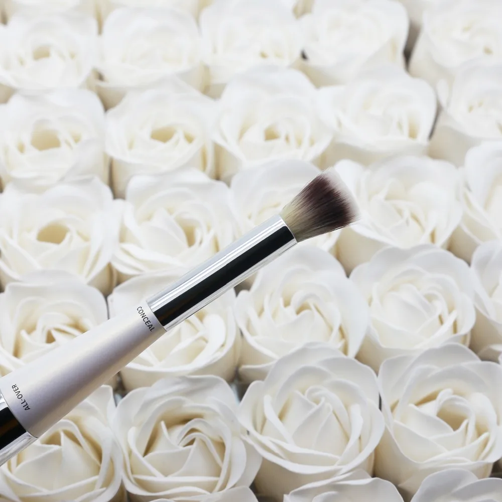 Its cosmetics allover makeup brushes N0.7 pearl white