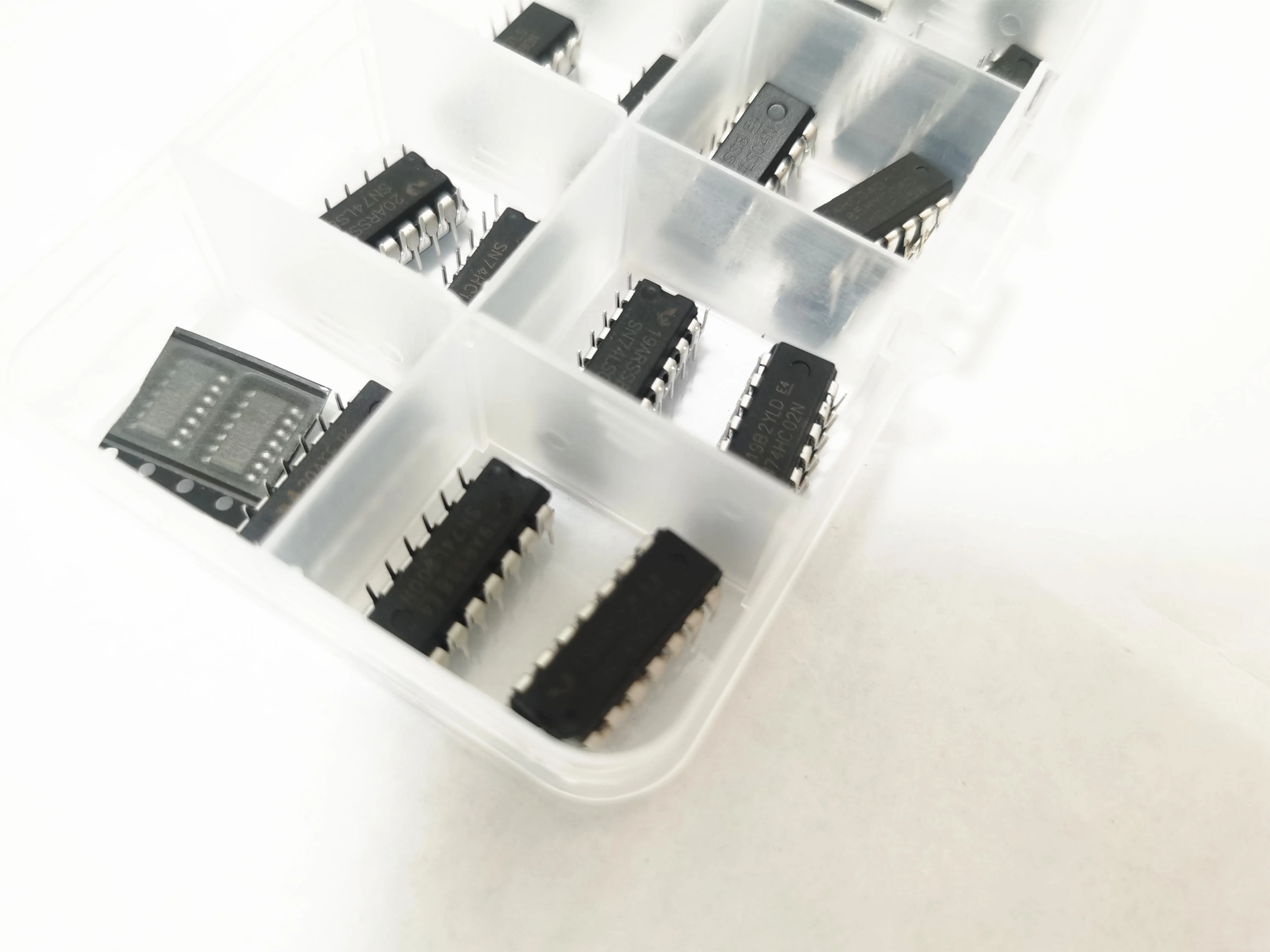 Low power logic assembly, 40 pieces, 74LSXXX and 74HCXXX series