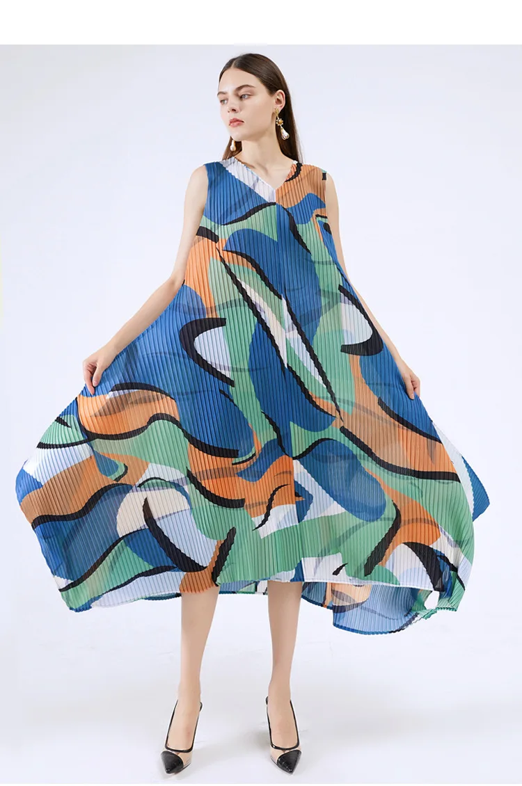 

HOT SELLING Miyake fold Fashion geometry print v-neck dress Lace-up irregular dress IN STOCK