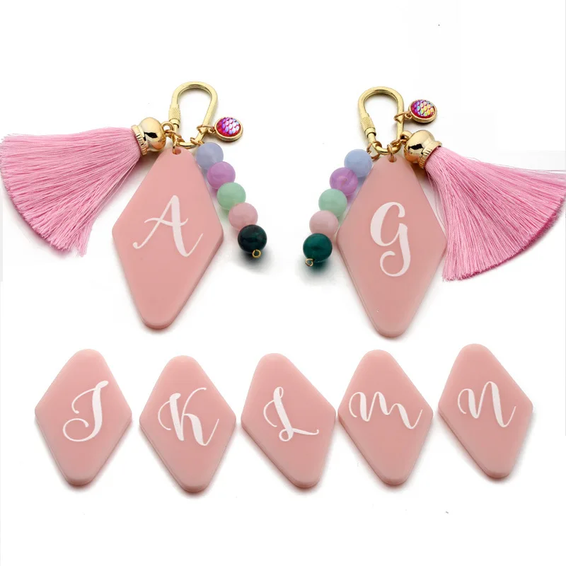 

Creativity A-Z Letters KeyChain Car KeyRing Geometric Rhombus Acrylic Tassel Beads Initial Key Chain Woman Bag Keychains Pendant