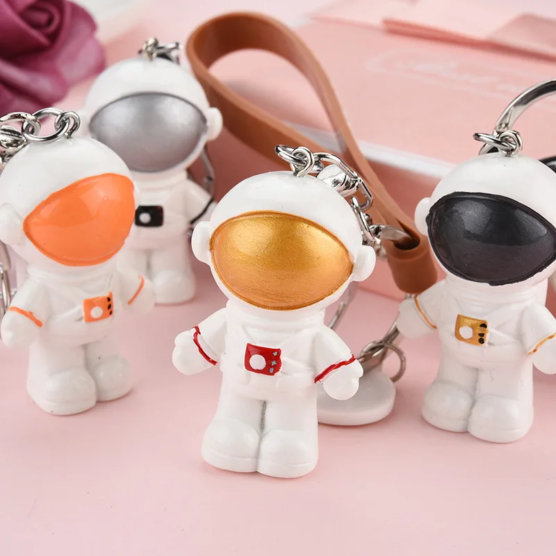 Porte-clés d'astronaute tridimensionnel en métal pour voiture et robot spatial, pendentif de sac, petit cadeau, livraison directe K2311