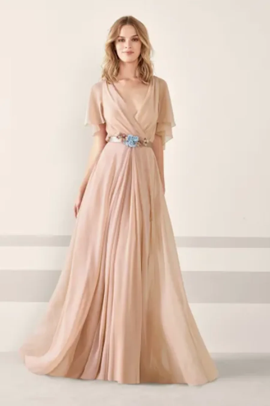 

Chiffon new mother dress A-shaped skirt flared sleeves Simple style V-neck women's dress Champagne ball gown ma01