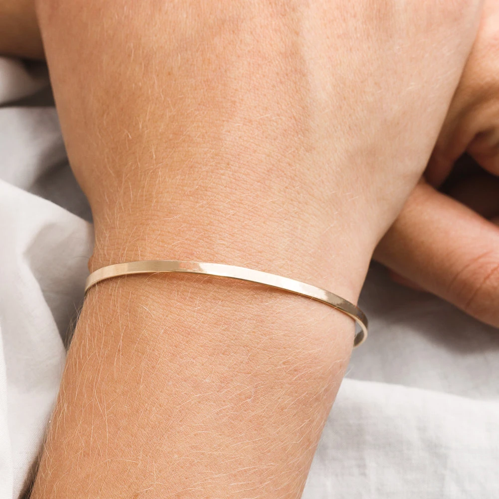 Bransoletki ze stali nierdzewnej eManco dla kobiet, modne bransoletki typu cuff, markowa biżuteria designerska. — zdjęcie 4