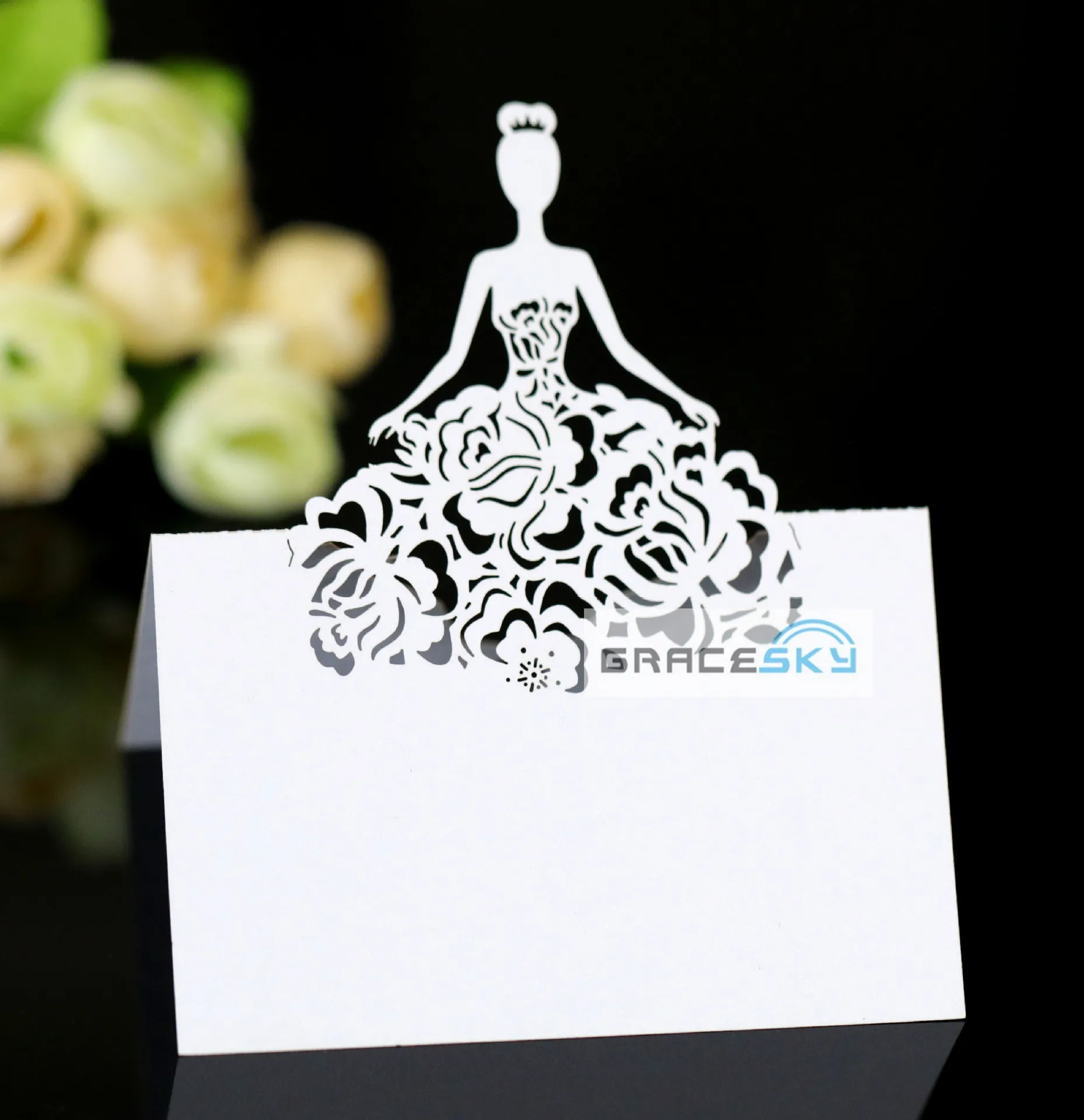 

50pcs laser cut Princess Table Place cards Wedding Bride invitation Seat Cards wedding decoration name cards Marriage favors