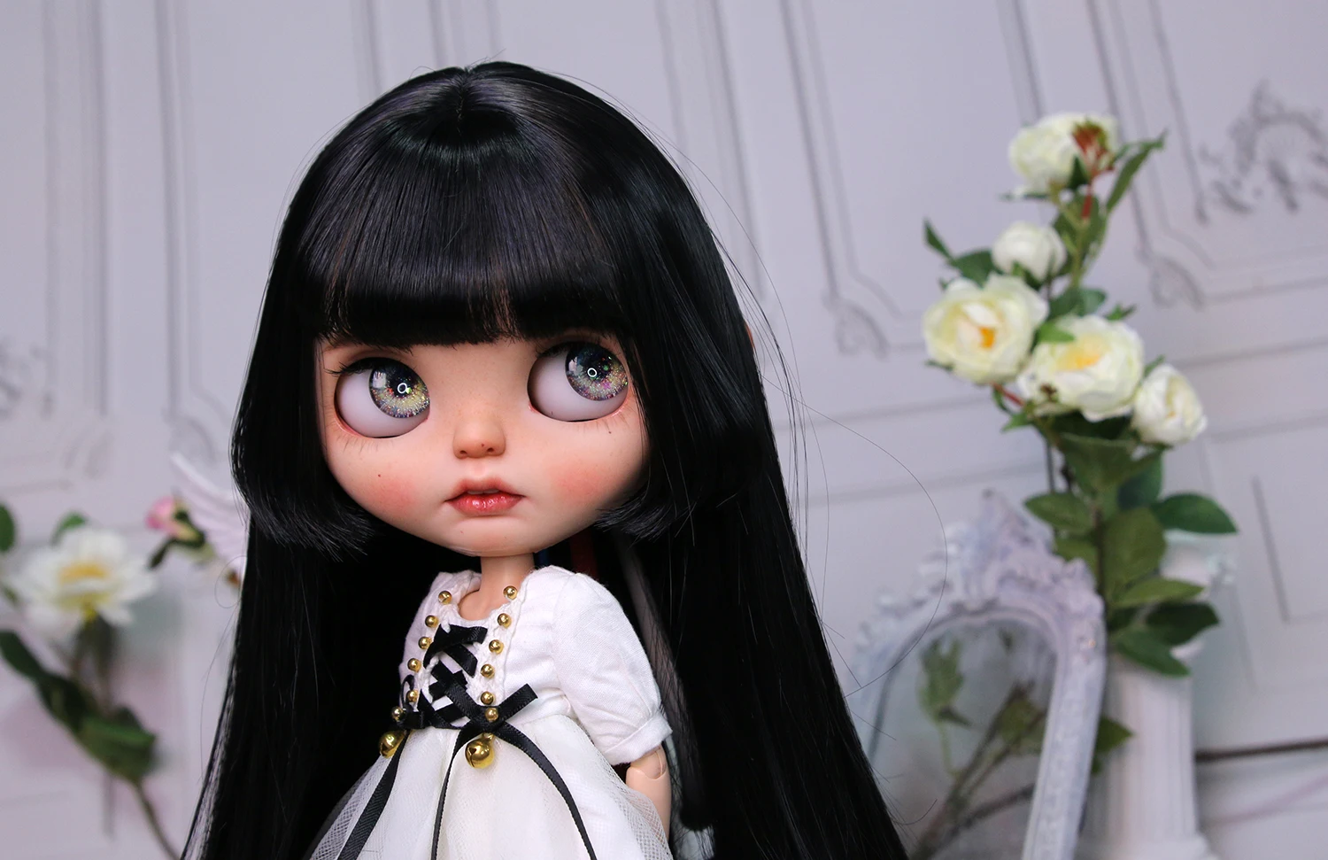 

Blythes Doll Emulation Hair fits the 1/6size of stylish versatile inner buckle Pear Princess cut high-temperature silk wig black