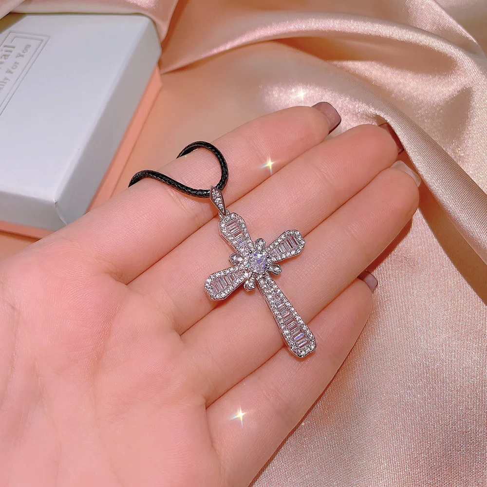 Exquisite White Zircon Cross Pendant Necklace Women\'s 925 Silver Geometric Cute/Romantic Chain Birthday Party Engagement Jewelry