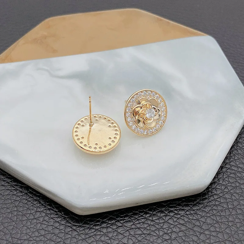 Woman 18k goldreal gold Stud Earrings Unusual Earings Trend Piercing Small Crystal Vintage Ear Cuffs For Party Women\'s Jewelry