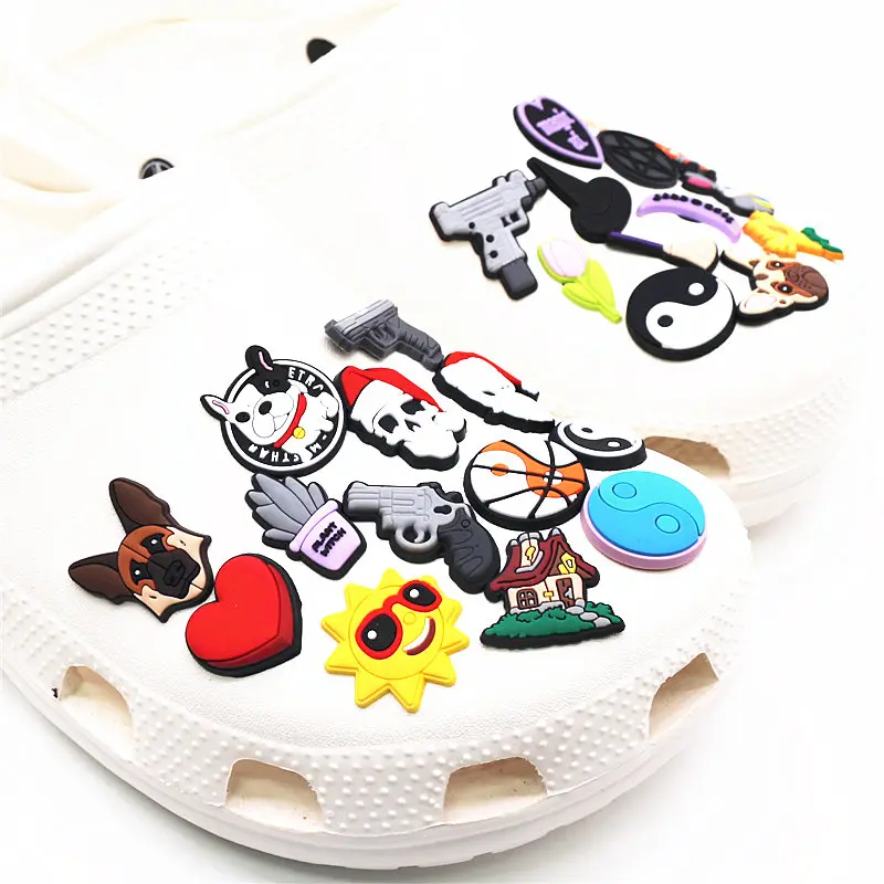 1Pcs Christmas Tai Chi Shoe Charms Cute Animals Dog Gun Car Skull Hole Shoes Buckle Accessories for Sandal Children Party Gifts