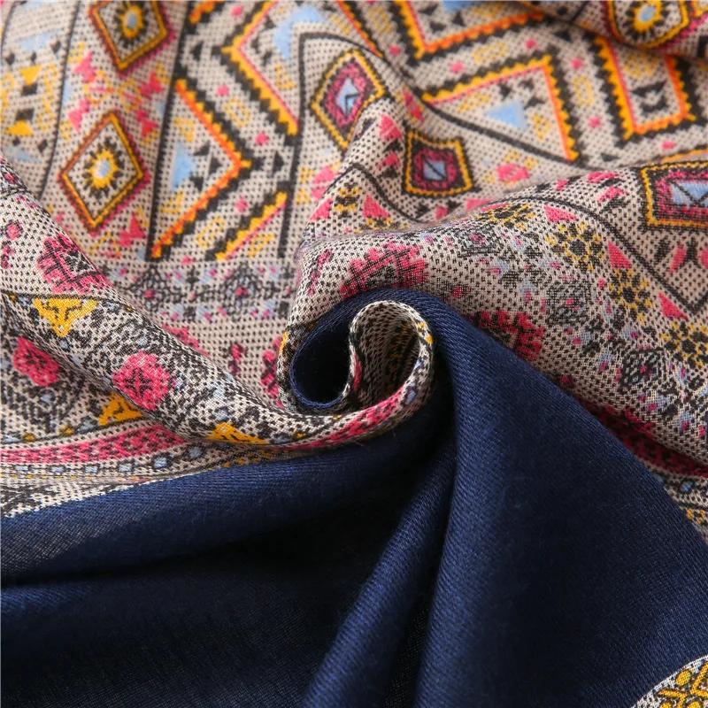 Fashion Autumn Women Viscose Scarf Bohemian Aztec Tassel Beach Hijab Shawls and Wraps Female Foulards Echarpe Muslim 180*90Cm