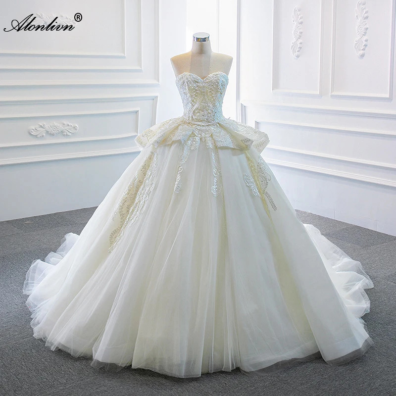 

Alonlivn Unique Appliques Sweetheart Ball Gown Wedding Dresses Sleeveless Lace Up Tiered Silky Organza Bridal Skirts