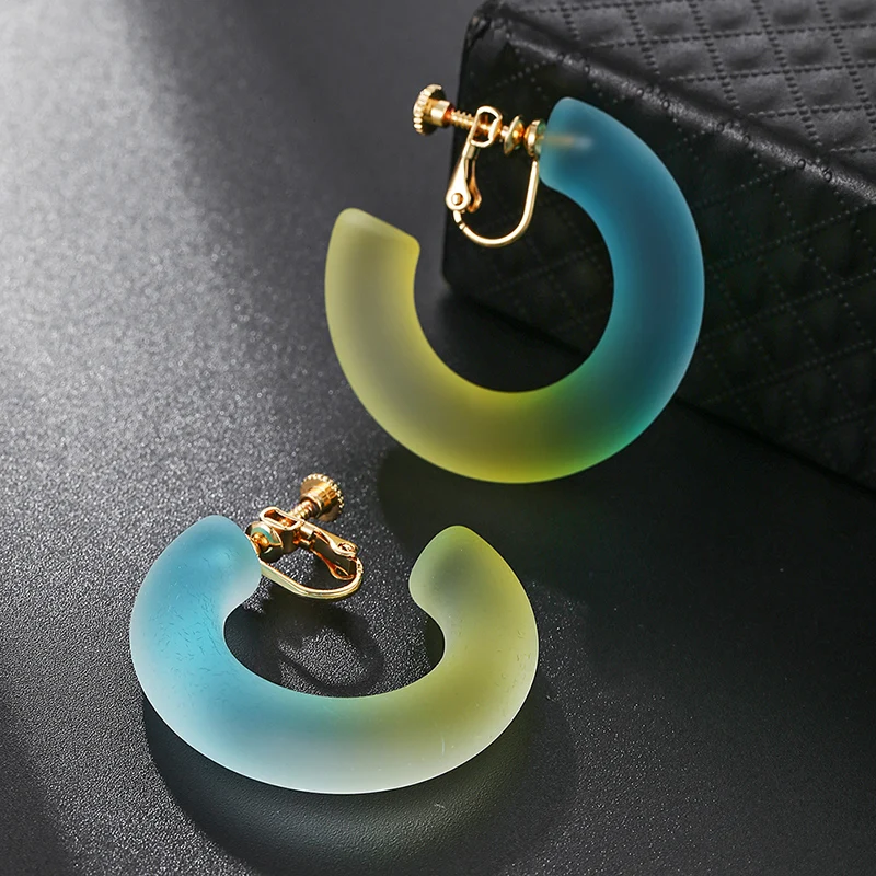 New Korean Colorful Gradient Geometric C-shaped Hoop Clip on Earrings Exaggerated Acrylic Non Pierced Earrings for Women Jewelry