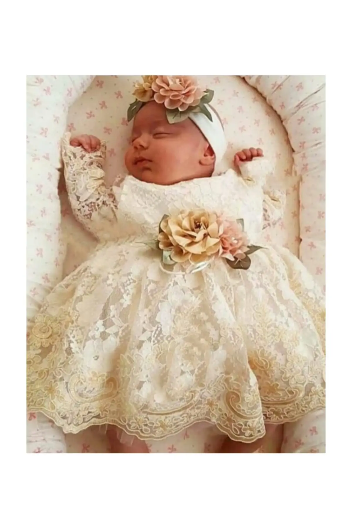 Baby Girl French Lacy Lüx Mevlüt Dress offers a stylish and elegant look, embellished with elegant French lace details-