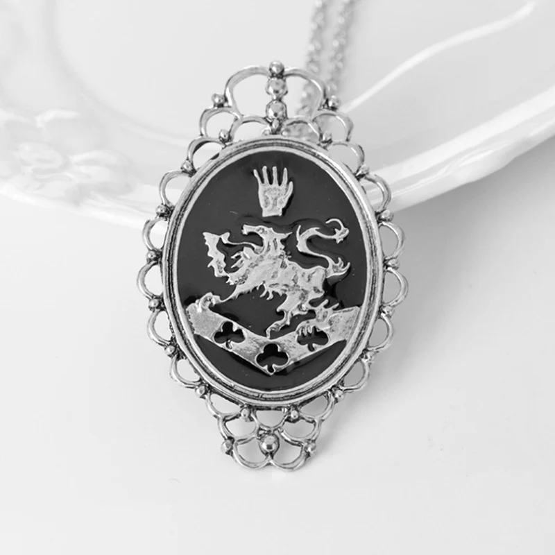 Hot Vampire Movie Jewelry Necklace The Twilight Alice Rosalie Cullen Family Charms Sweater Chain Pendant For Women Choker Decor