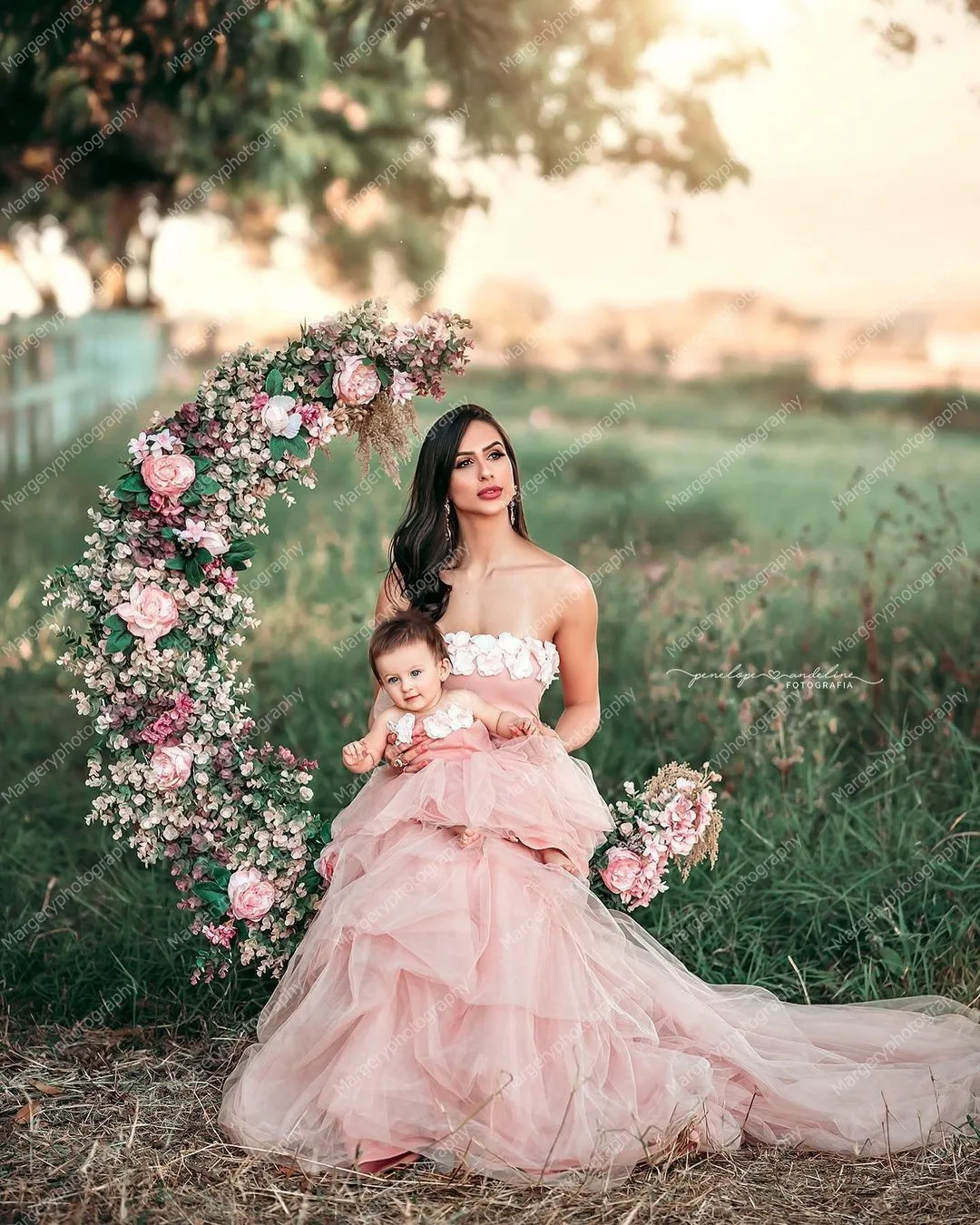 Lovely Pink Mother And Daughter Photo Shoot Dresses Mermaid Slash Neck Handmade Flower Tulle Stretchy Mom And Me Gown