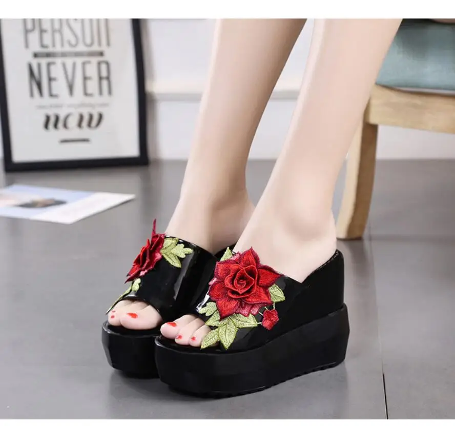 New wedge with female sandals fish mouth Open toe print sandals bottom platform waterproof Black thick bottom cake women's shoes