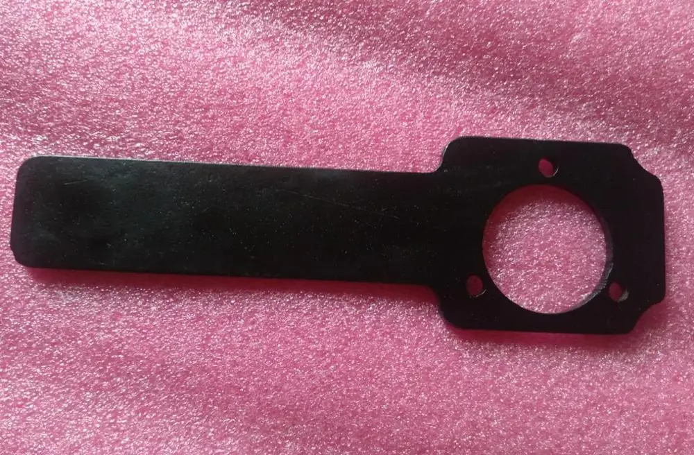 Herramienta especial AKM para quitar la cubierta