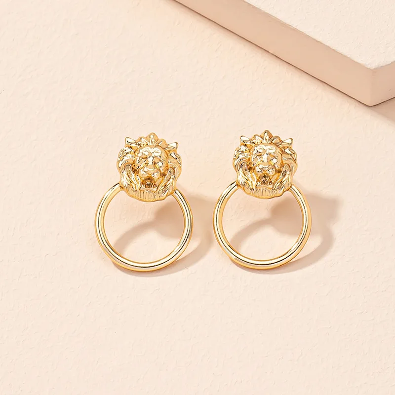 2021 New Temperament Cool Style Lion Circle Stud Earring for Girl