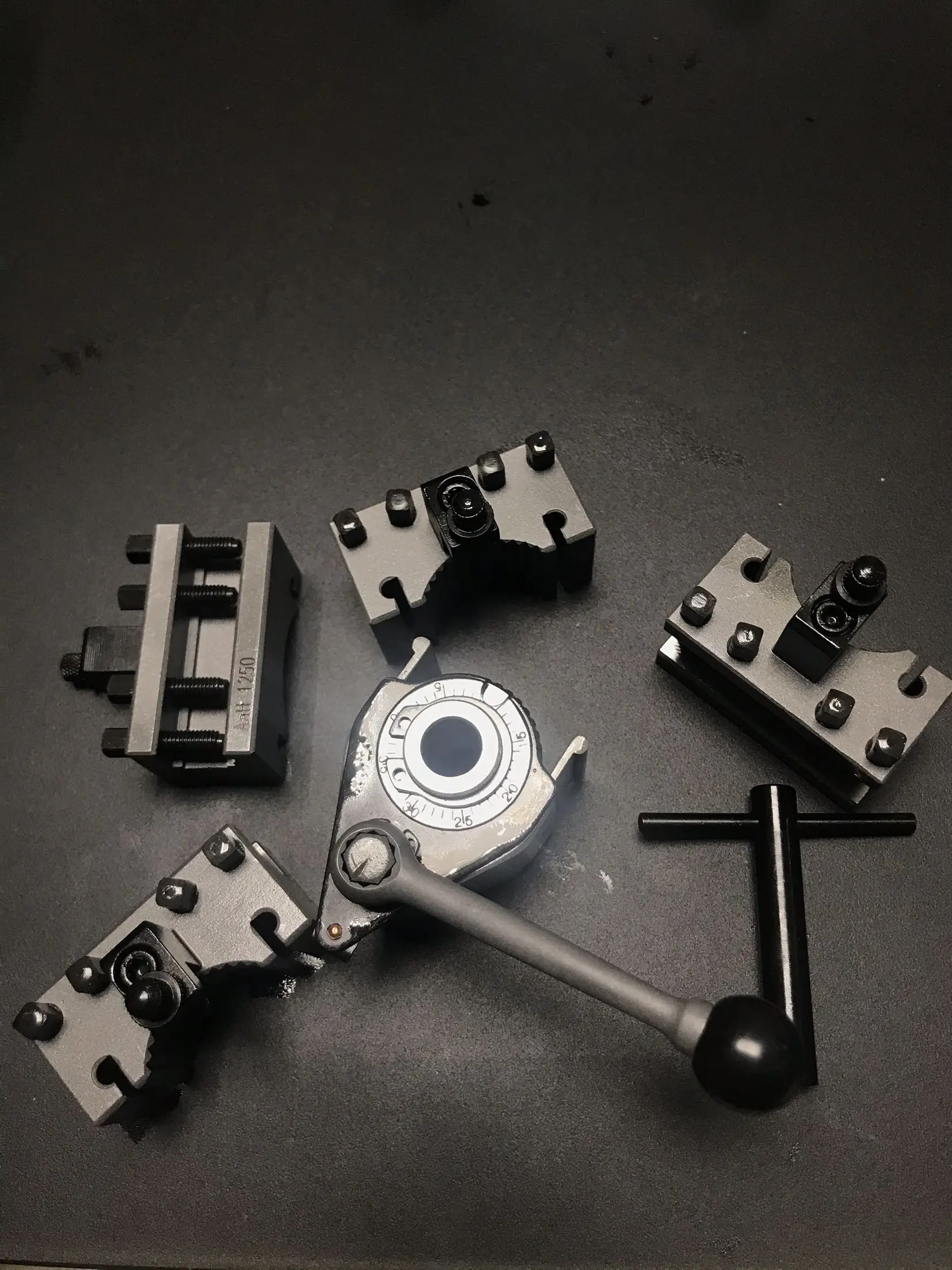 Aa type lathe quick change tool post European square knife holder small knife machine assembly lathe gold accessories