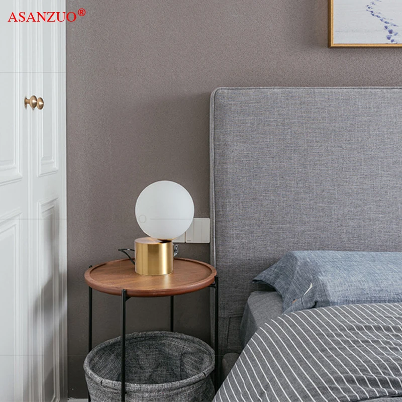 Lampada da tavolo nordica con sfera di vetro, lampada da comodino per camera da letto, lampada da scrivania a colonna semplice e moderna per soggiorno