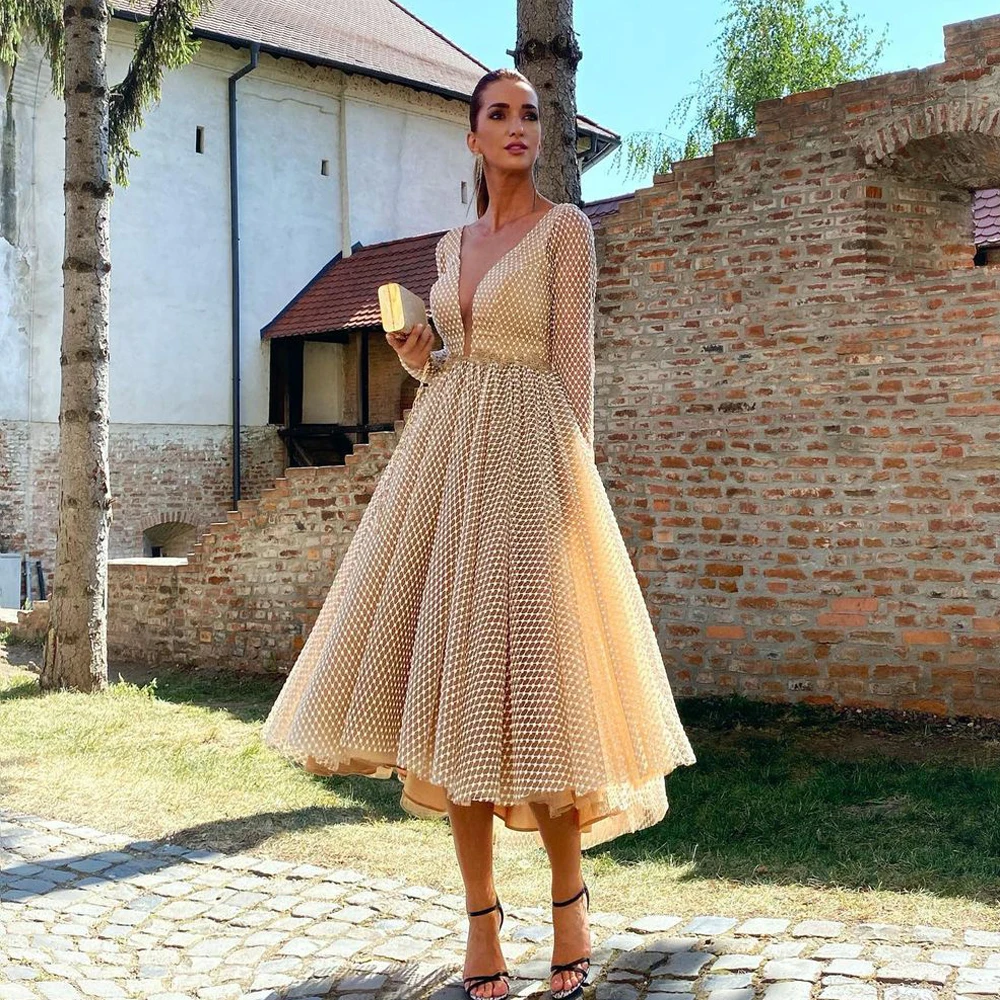 

Chic Tulle Short Celebrity Prom Party Dress Sexy Deep V neck Long Sleeves Bohemian Garden Evening Prom Gowns