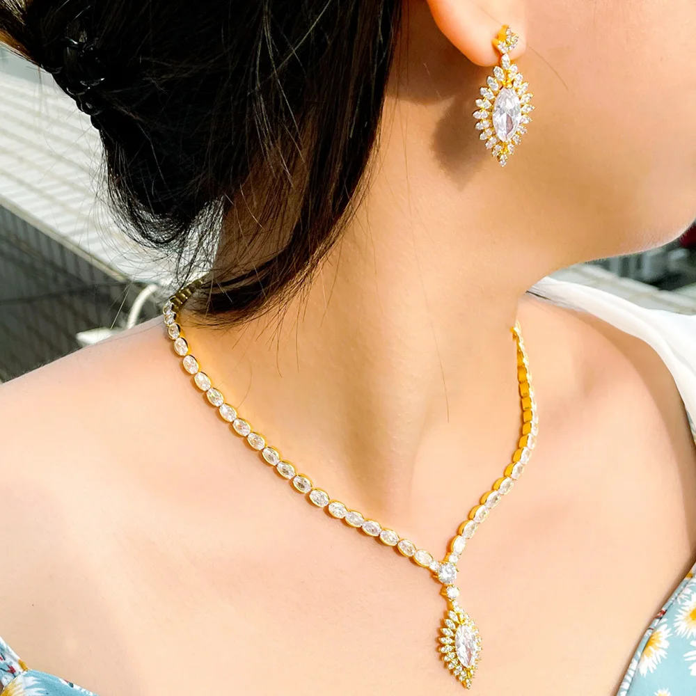 Pera Precious - Juego de Joyería para Novia con Collar y Pendientes Largos en Forma de Marquesa con Cristales de Circonia Cúbica Brillantes para Vestido de Novia J458