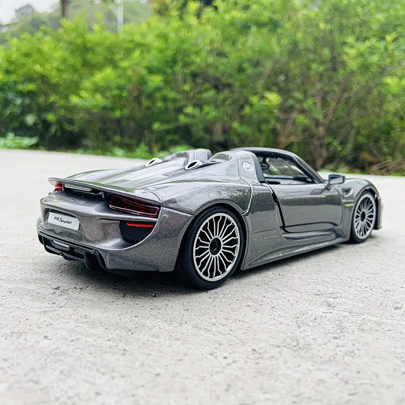 Bburago 1:24 Porsche 918 Spyder die casting alloy car model Art Deco Collection Toy tools gift factory authorization