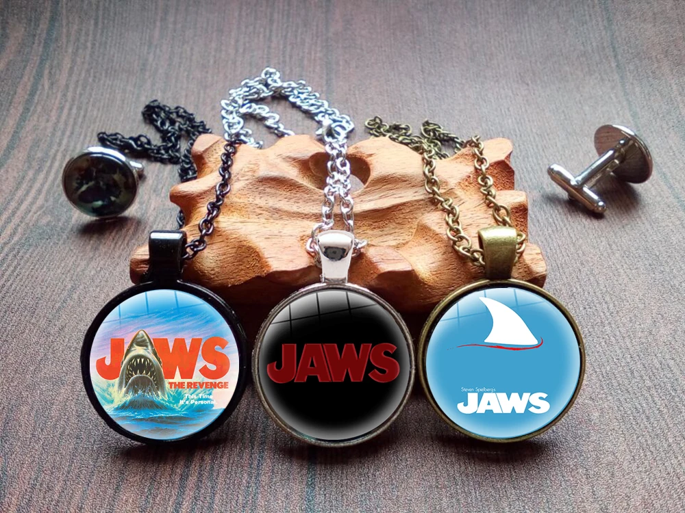 Movie Jaws Keychain Jewelry Fashion Metal Key Chains Unisex Alloy Car Bag Key Holder Keyring For Women Men Gifts