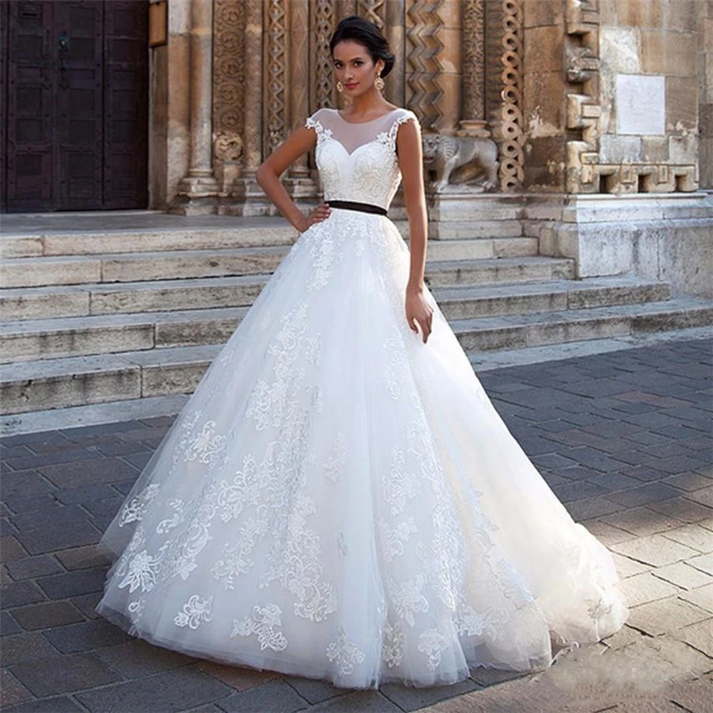 

Scoop Ball Gowns White Lace Applique Wedding Dresses with Black Sashes Backless Bridal Gowns vestidos de noiva