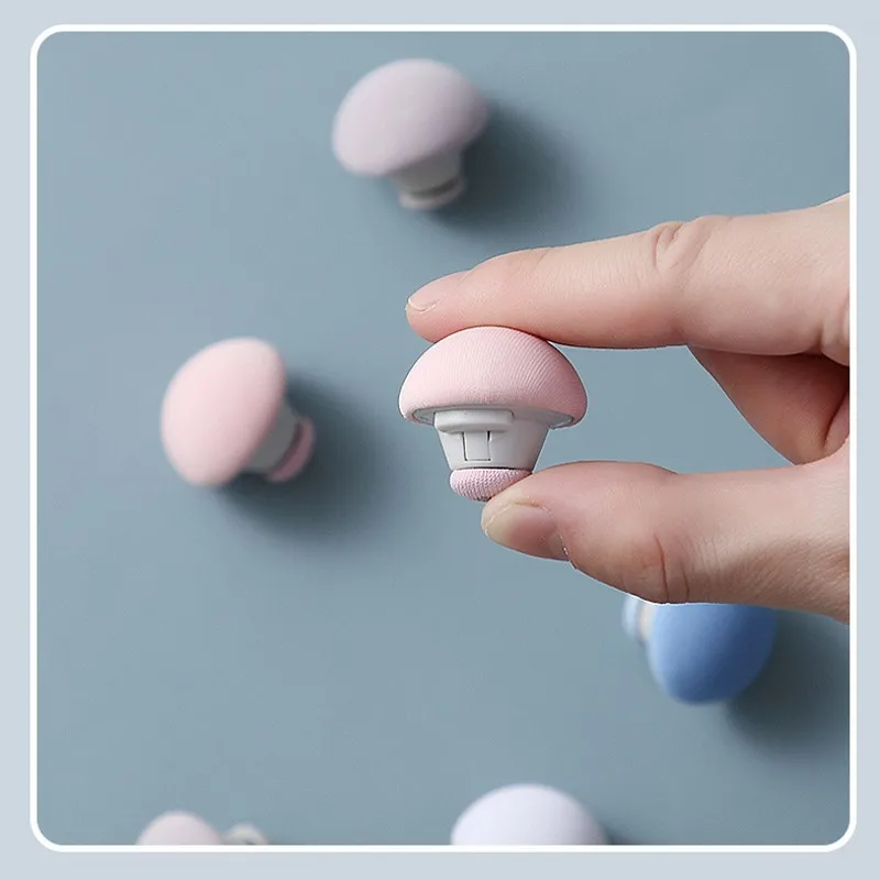 New Mushroom Quilt Holder Macaron Non-Slip BedSheet Clips Quilt Clip One-Click To Unlock Sheets Non-Slip Fixing Clip Shelf Plate