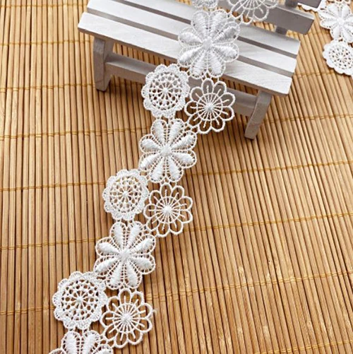 Width:4.3cm (1.72 inch) Diversiform Flowers Embroidered Laces Water Soluble Polyester Silk Lace for Sewing Embellishment(KK-578)