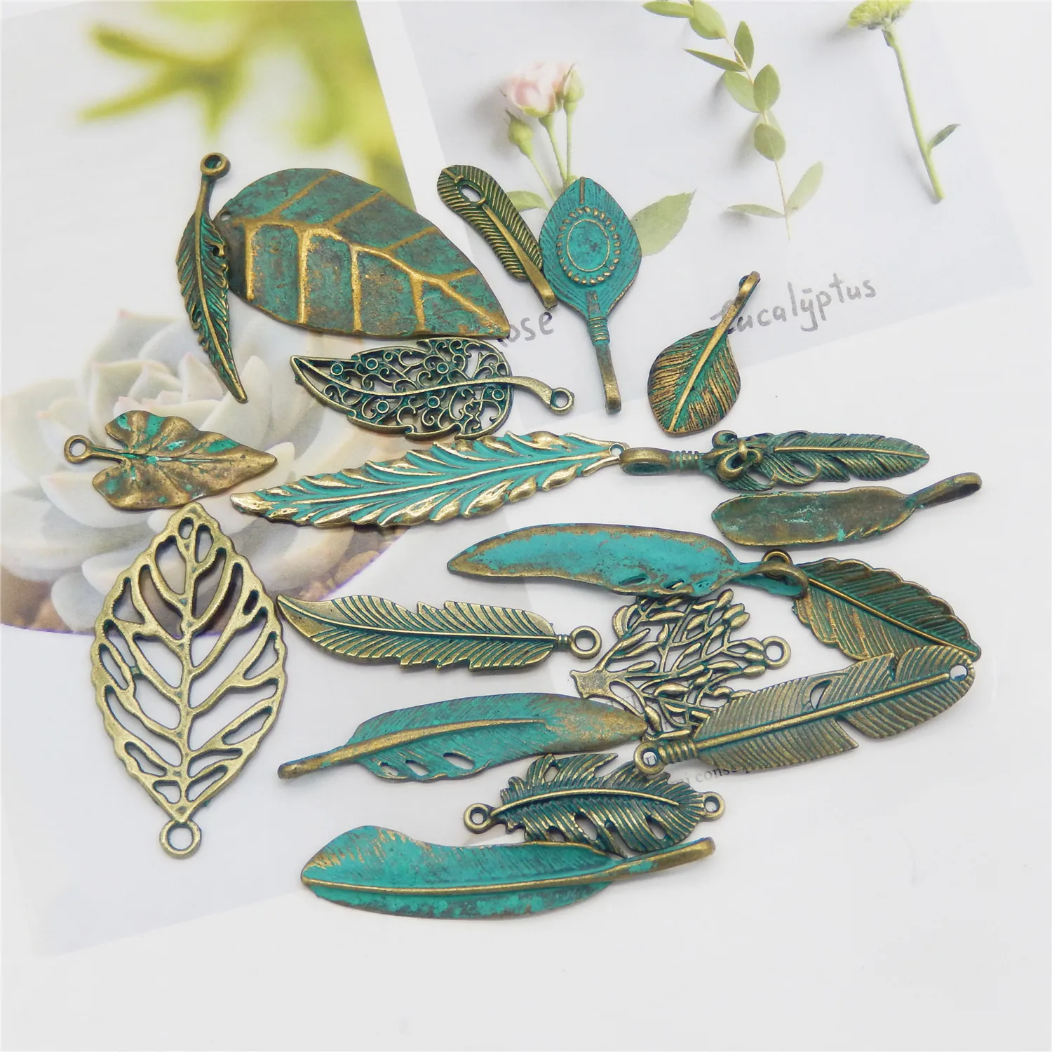 GraceAngie 14pcs Antique Bronze Charms Simulated Green Leaves Pendants Suspension Bracelets Necklace Accessory Mixed Shape