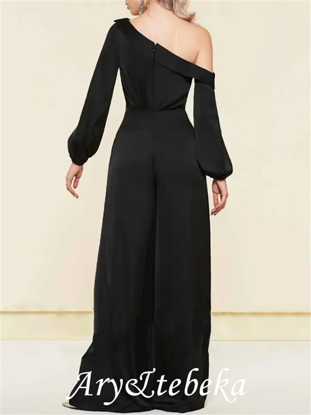 Jumpsuit Minimalis Elegan Tamu Pernikahan Gaun Malam Formal Satu Bahu Lengan Panjang Satin Lantai Panjang dengan Ramping 2021