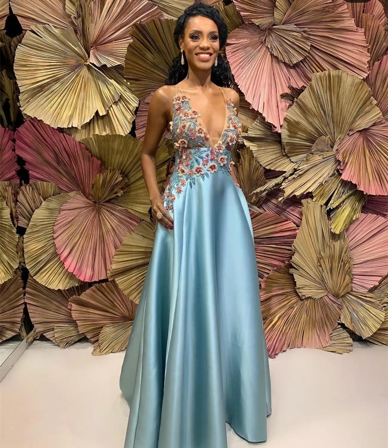 

Customized Evening Dress A-Line Sexy Satin V-Neck Court Train Sleeveless With Pocket High Quality Women Party Gowns Crystal