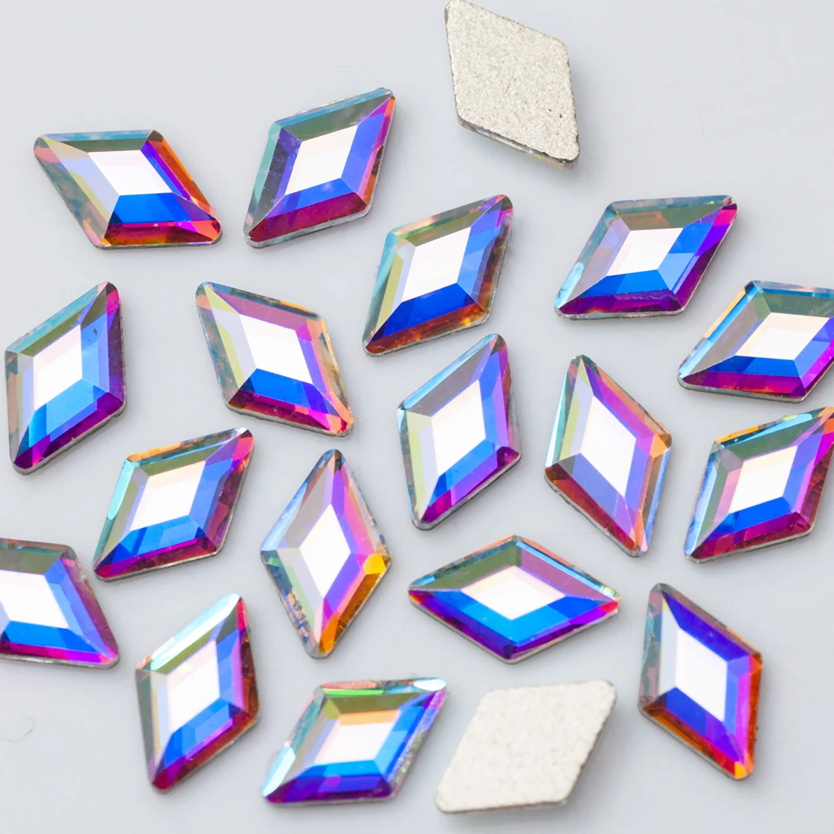 100 Stück/Set Nagelkunst-Strasssteine 3x5mm 4x6mm 5x8mm Flache Rhombus-Form Bunte Steine für 3D-Nagelkunst, Kleidungsstücke und Schmuckdekoration – Detail 7