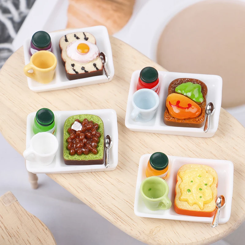 Casa de muñecas en miniatura, plato para pan tostado, mermelada, juego de cuchara y taza, juguete de cocina para Barbies, accesorios de cocina