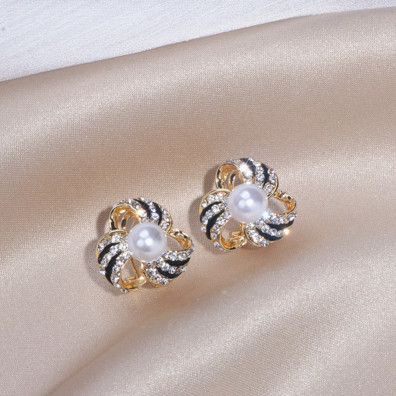 New Design Elegant Geometry Big Flower Stud Earrings For Women Shiny Rhinestone Imitation Pearl Earrings Wedding Jewelry Gifts