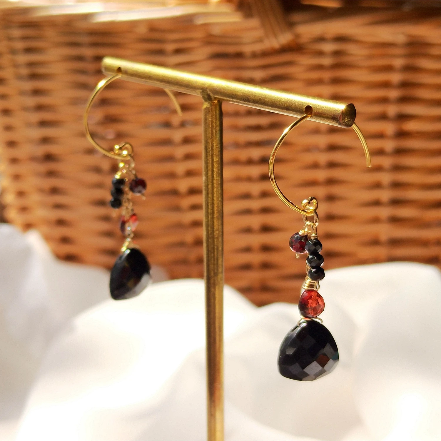 Lii Ji Natural Triangle Black Spinel Red Garnet 925 Sterling Silver 18K Gold Plated Handmade Drop Earrings Elegant Jewelry