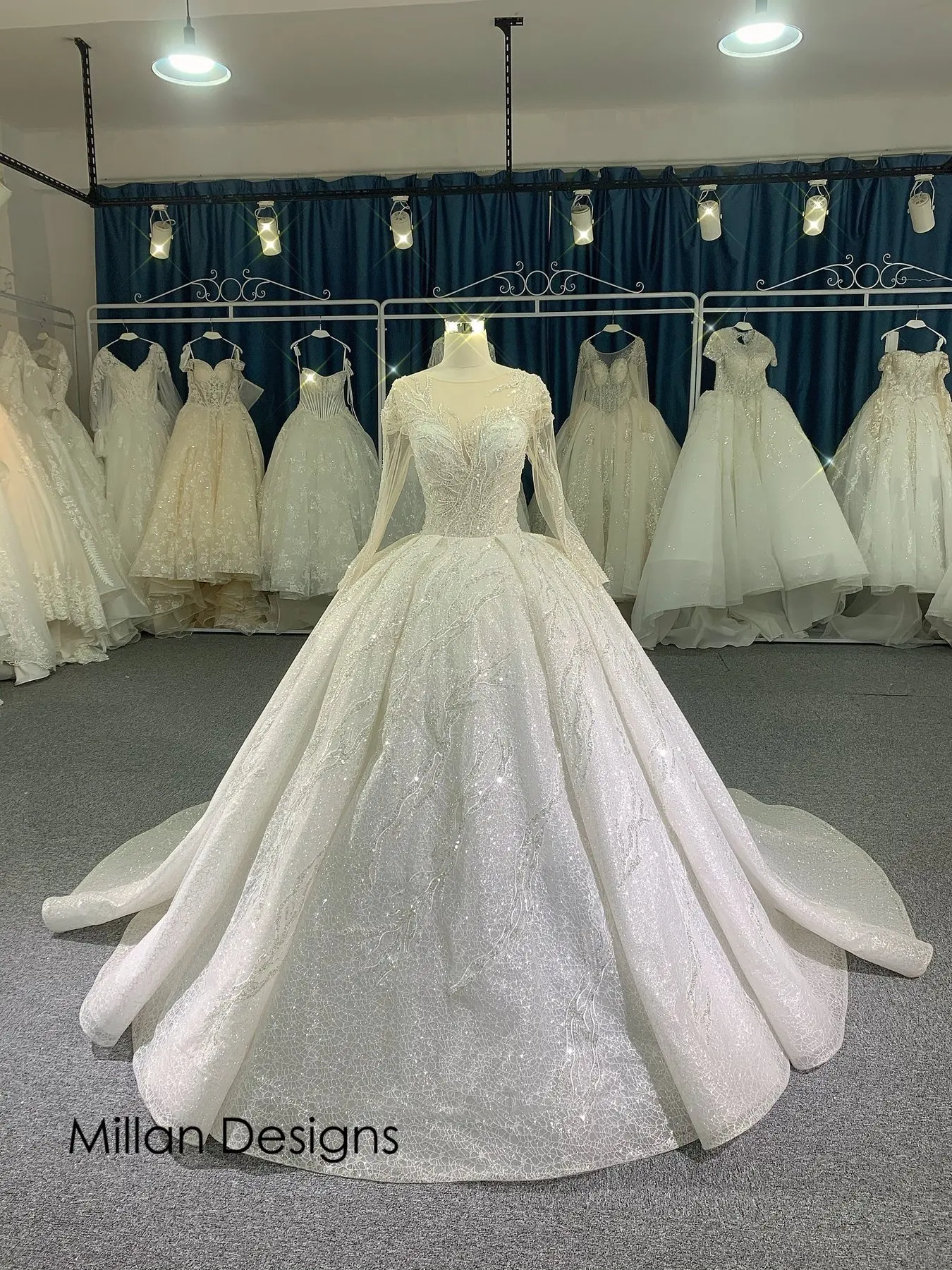 Real Photos Luxury Long Sleeves Wedding Dresses Glitter Lace Ball Gown Bridal Dress Beaded Bridal Gown 2024 Vestido De Novias